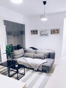 Un lugar para sentarse en New Apartment Pearl near Airport 7 fotos más