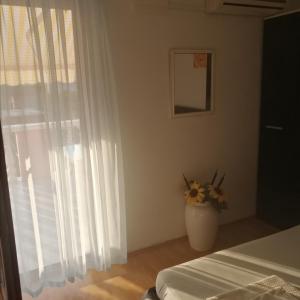 Posteľ alebo postele v izbe v ubytovaní Apartment in Privlaka with sea view, terrace, air conditioning, WiFi 3591-2