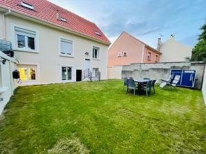Vonkajšia záhrada v ubytovaní Best holliday Home for family newly renovated