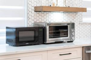مطبخ أو مطبخ صغير في Luxury Home In Burnaby/Metrotown/SFU