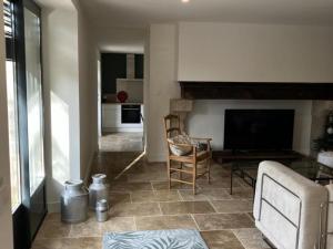 Zdjęcie z galerii obiektu Belle maison en pierre avec jardin clos, 3 chambres, près de Périgueux, idéale pour famille - FR-1-616-277 w mieście Boulazac