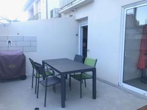 Balkón alebo terasa v ubytovaní Bel Appartement Cœur de Ville, 6 Pers, Terrasse, Clim, Parking, à 400m de la Plage - FR-1-701-7