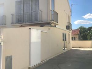 Budova, v ktorej sa apartmán nachádza