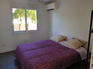Posteľ alebo postele v izbe v ubytovaní Bel Appartement Cœur de Ville, 6 Pers, Terrasse, Clim, Parking, à 400m de la Plage - FR-1-701-7