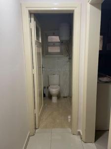 Ein Badezimmer in der Unterkunft Apartment in Maadi