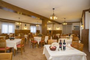 En restaurant eller et andet spisested på Hotel Villa Ines