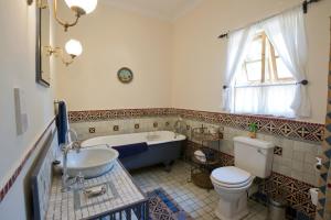 A bathroom at York Lodge