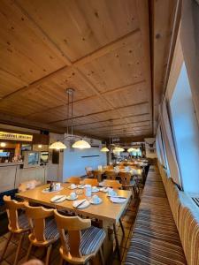 Restaurace v ubytování Landgasthof Jägerhaus