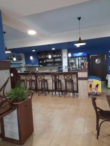 Lounge nebo bar v ubytování Mobilní dům Rimini a Monaco v kempu ve Výrovicích