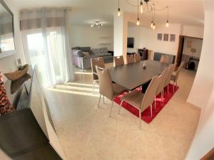 Imagem da galeria de Sintra T3 duplex w magnificent views and balcony in Tapada das Mercês em Algueirão