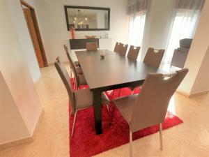 Imagem da galeria de Sintra T3 duplex w magnificent views and balcony in Tapada das Mercês em Algueirão