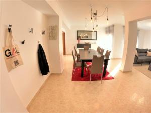 Imagem da galeria de Sintra T3 duplex w magnificent views and balcony in Tapada das Mercês em Algueirão