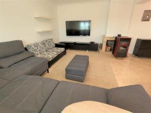 Imagem da galeria de Sintra T3 duplex w magnificent views and balcony in Tapada das Mercês em Algueirão