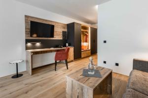 Eldhús eða eldhúskrókur á Hotel Alte Krone