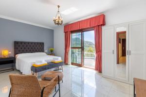 Posteľ alebo postele v izbe v ubytovaní Finca Puerto Ermita - Cerca Málaga 20KM - Pizarra + 37 fotografií