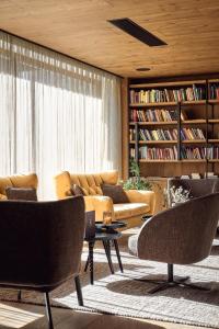 A seating area at die HOCHKÖNIGIN - Mountain Resort