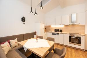 Eldhús eða eldhúskrókur á Kuckuck Hinterthal - Appartements