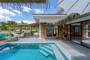 Fotografie z fotogalerie ubytování Manao Pool Villa 14 - 5 Mins Walk To The Beach v destinaci Ko Lanta