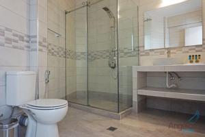 Koupelna v ubytování Angelina Hotel