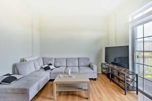 Galeriebild der Unterkunft 24 Mi to Washington DC Woodbridge Condo in Woodbridge