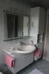 Phòng tắm tại Ferienwohnung Stuibenfall
