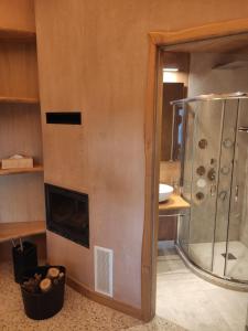 A bathroom at Casagli Luxury Suites
