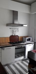 Η κουζίνα ή μικρή κουζίνα στο La Casa Sul Lago