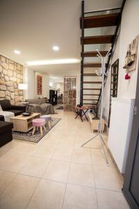 Posedenie v ubytovaní Maison d' Alice 1