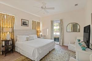 Postel nebo postele na pokoji v ubytování Shore am Happy - 4209 Eighth Street + 19 fotografií