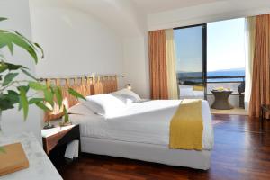 Postel nebo postele na pokoji v ubytování Limira Mare Hotel