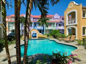 Basen w obiekcie Harbour View Penthouse lub w pobliżu