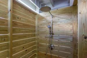 Ένα μπάνιο στο Sea Side Inn - 4219 Second Street +19 φωτογραφίες