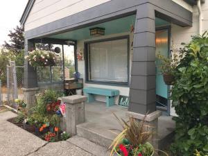 Kuvagallerian kuva majoituspaikasta Cheerful 3 Bdrm w/ Kitchen & LR in West Seattle, joka sijaitsee Seattlessa