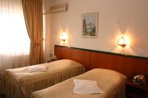 Φωτογραφία από το άλμπουμ του Hotel Decebal στο Μπακάου +16 φωτογραφίες