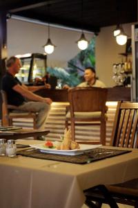 Hosté ubytování Samawa Transit Hotel