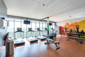 Fitness centrum a/nebo fitness zařízení v ubytování Vogue Golf Views - Vida Emirates Hills