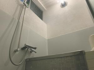 囲炉裏町家Guesthouse FUJITA 一棟貸切 villa 無料駐車場的一间浴室