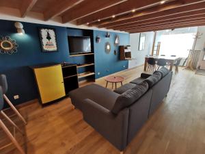 Kuchyňa alebo kuchynka v ubytovaní Ancien magasin type loft 145 m2 centre ville + 17 fotografií