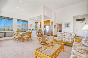 Posezení v ubytování WAILEA GRAND CHAMPION, #142 condo