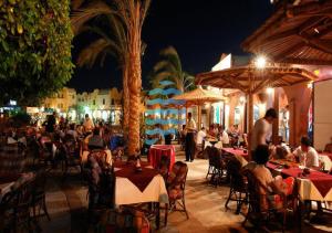 A restaurant or other place to eat at Apartment Overlooking Pool & Lagoon for Rent in Sabina El Gouna Egypt