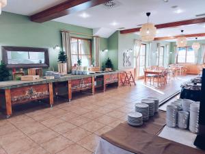 Χώρος καθιστικού στο Pohorje Village Wellbeing Resort - Forest Hotel Videc