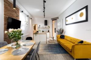 Telewizja i/lub zestaw kina domowego w obiekcie Luxe Living Castle View