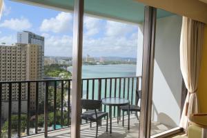 Balkón nebo terasa v ubytování Guam Reef Hotel