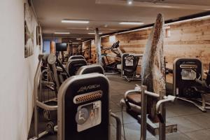 Fitness centrum a/nebo fitness zařízení v ubytování Hirzinger - Gasthaus und Hotel
