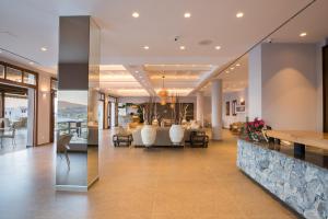 Aegean Village Beachfront Resort的休息区