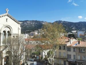 Fotografia z galérie ubytovania Bel appartement 6 personnes - Proche toutes commodités v destinácii Toulon