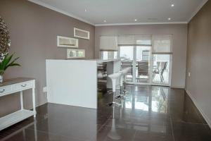 Φωτογραφία από το άλμπουμ του Private luxurious 3 bedroom complete house στο Μπλουμφοντέιν