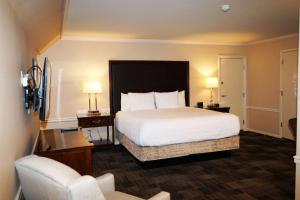 Voodi või voodid majutusasutuse Wingate by Wyndham Bellingham Heritage Inn toas