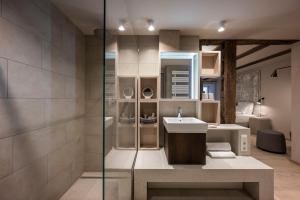 Um banheiro em HOTEL & SPA Goldene Rose