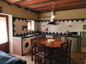 Kuchyň nebo kuchyňský kout v ubytování Casa Rural Espasa